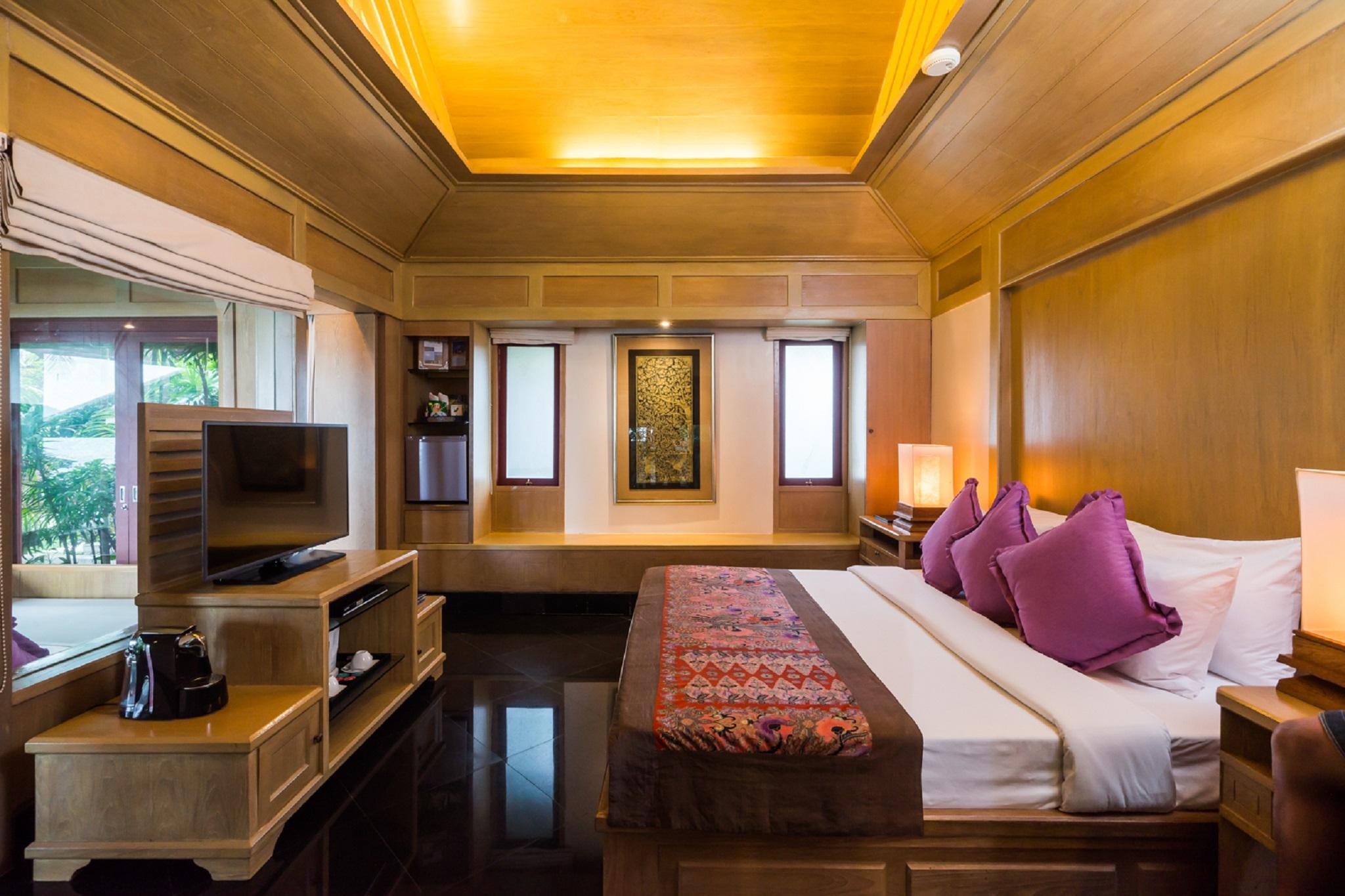 Chaweng Regent Beach Resort Esterno foto A bedroom at the Royal Thai Police Museum