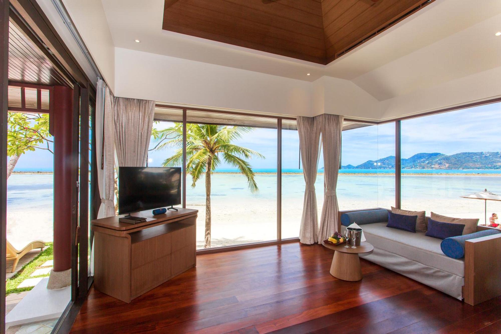 Chaweng Regent Beach Resort Esterno foto Living room of a beachfront pool villa