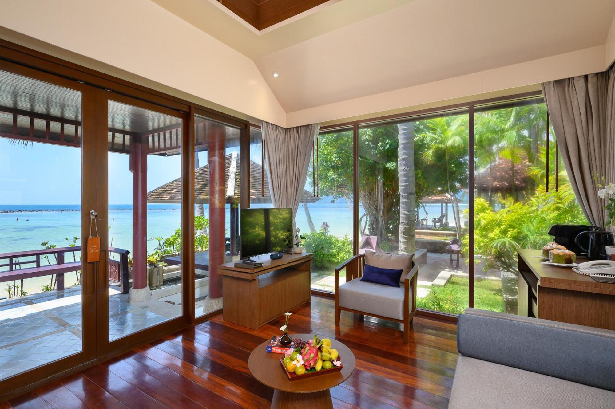 Chaweng Regent Beach Resort Esterno foto Living room of a pool villa