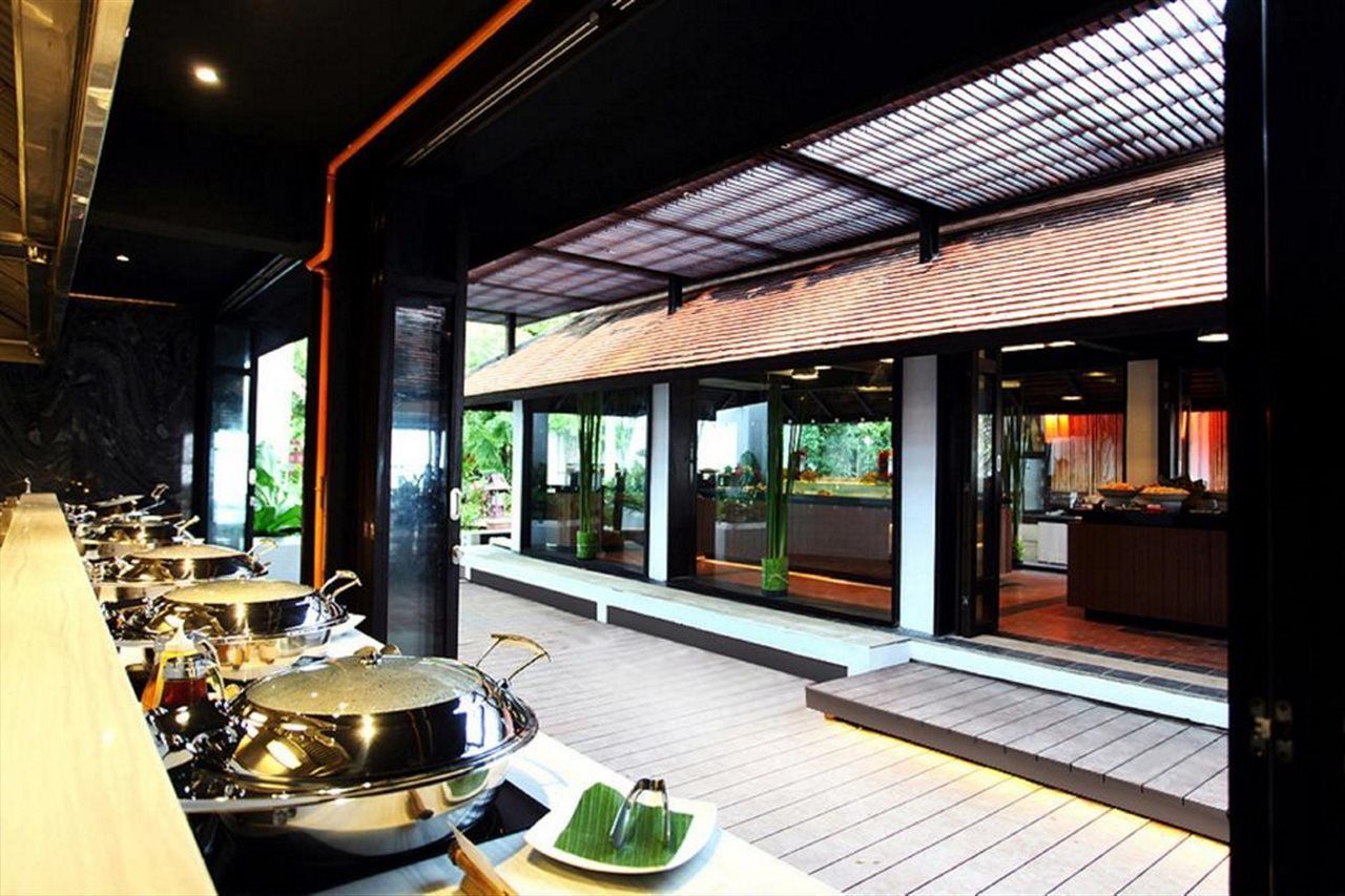 Chaweng Regent Beach Resort Esterno foto The interior of the restaurant